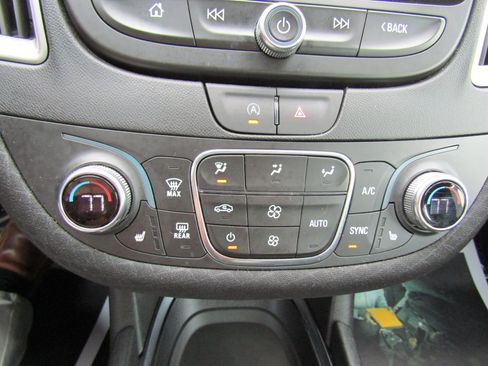 Used 2024 Chevrolet Malibu LT FWD image 26