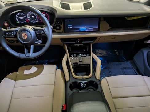 New 2026 Porsche Cayenne AWD/4WD image 7