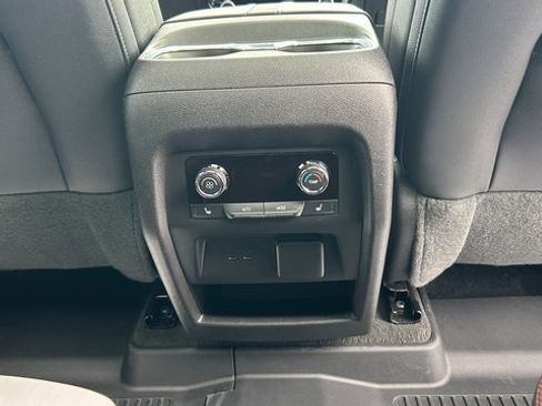 Certified 2024 Chevrolet Traverse RS image 59