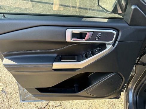 Used 2023 Ford Explorer XLT w/ Equipment Group 202A image 11