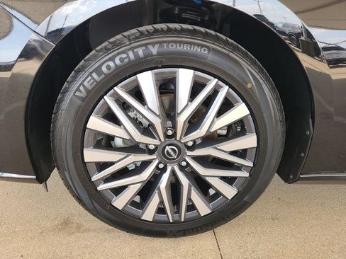 Used 2025 Nissan Altima 2.5 SV FWD image 30