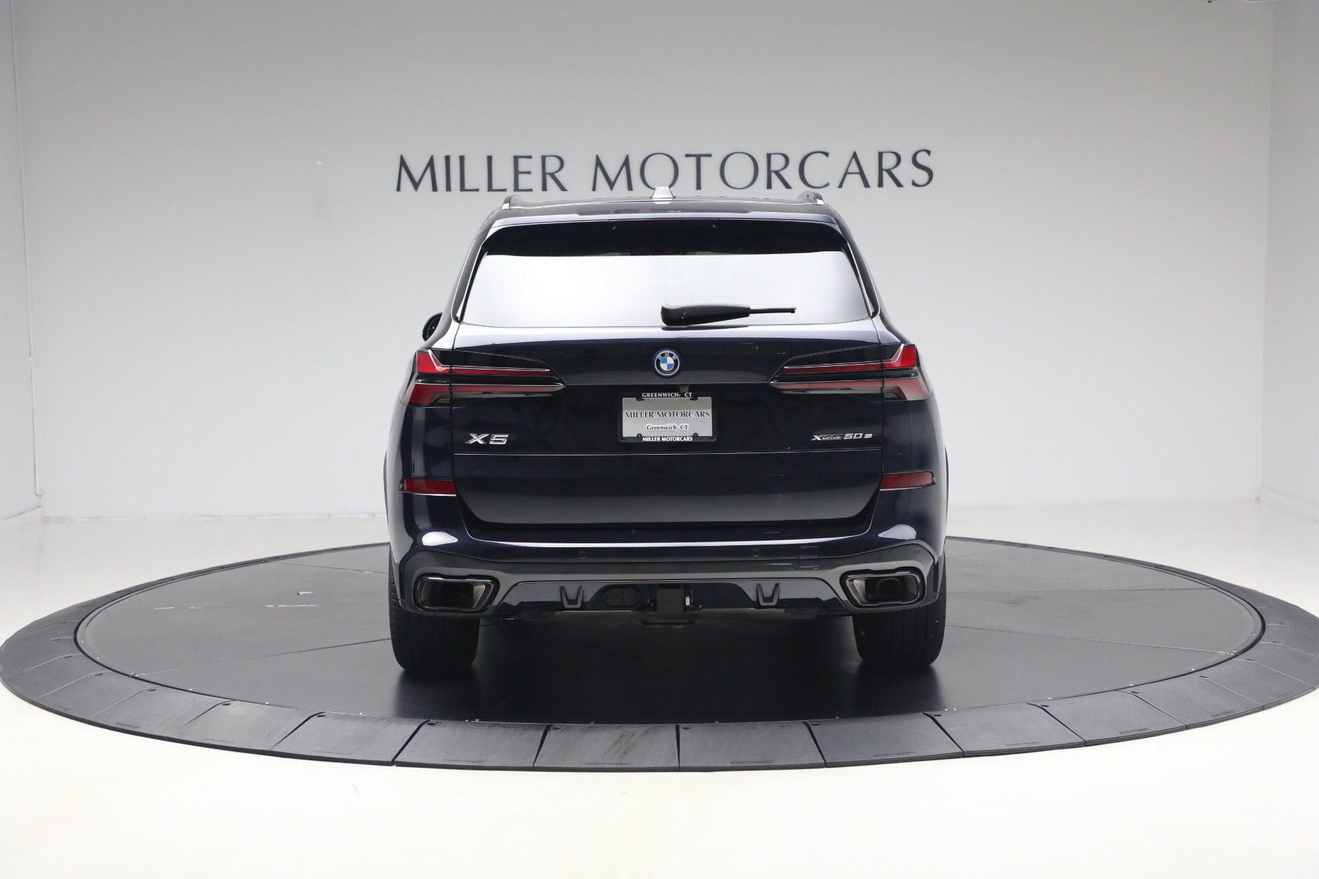 Used 2024 BMW X5 xDrive50e w/ Executive Package AWD/4WD image 6