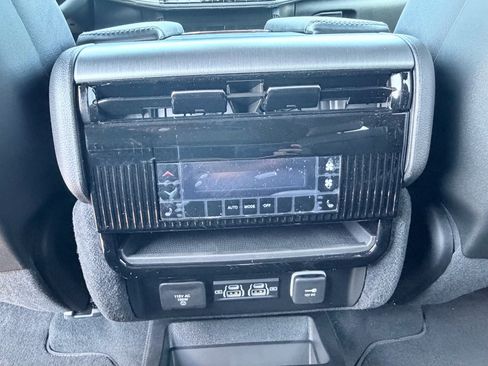 New 2026 Jeep Grand Wagoneer Limited AWD/4WD image 32