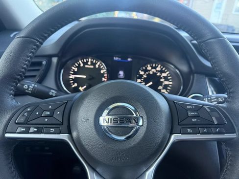 Used 2020 Nissan Rogue SV AWD/4WD image 14