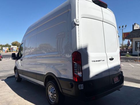 Used 2022 Ford Transit 350 148 High Roof AWD w/ Load Area Protection Package image 6