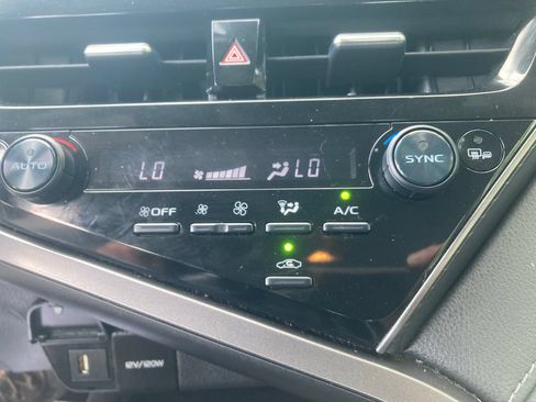 Used 2023 Toyota Camry SE FWD image 27