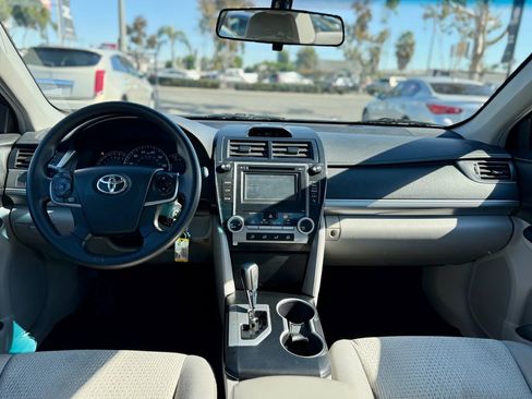 Used 2014 Toyota Camry LE image 13
