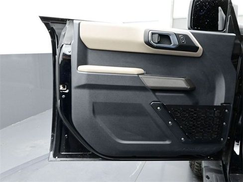 Used 2022 Ford Bronco Wildtrak image 12