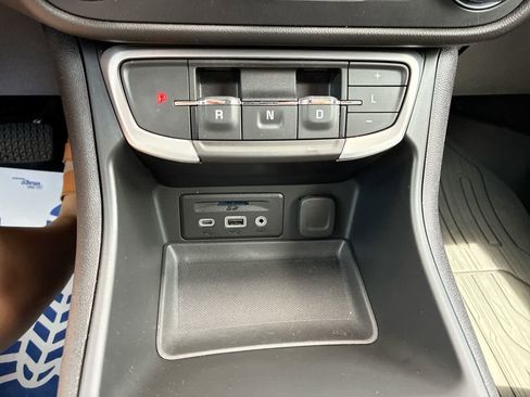 Used 2023 GMC Terrain SLT image 15