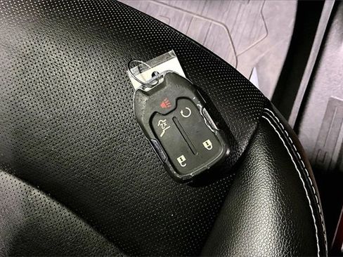 Used 2022 GMC Terrain SLT w/ LPO, Floor Liner Package image 29