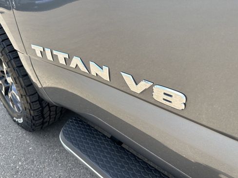Used 2019 Nissan Titan SL w/ Off-Road Package AWD/4WD image 9
