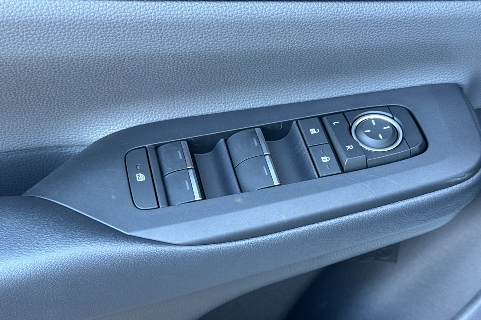New 2027 Toyota Prius Limited AWD/4WD image 14