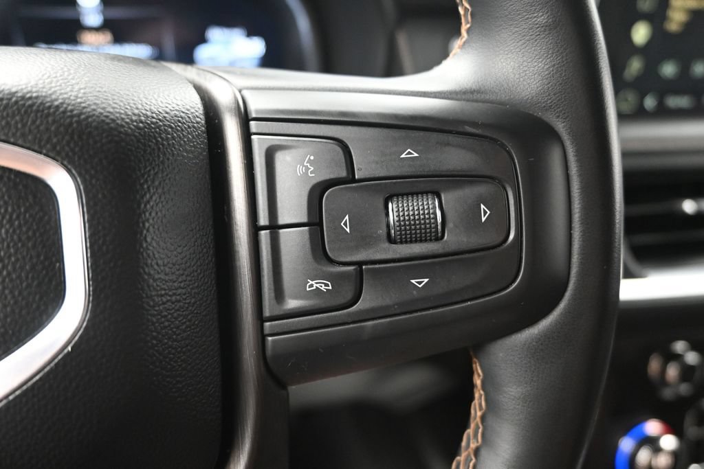 Used 2023 GMC Yukon XL AT4 w/ Technology Package AWD/4WD image 25