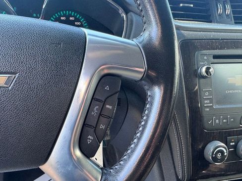 Used 2017 Chevrolet Traverse LT w/ Style and Technology Package image 16