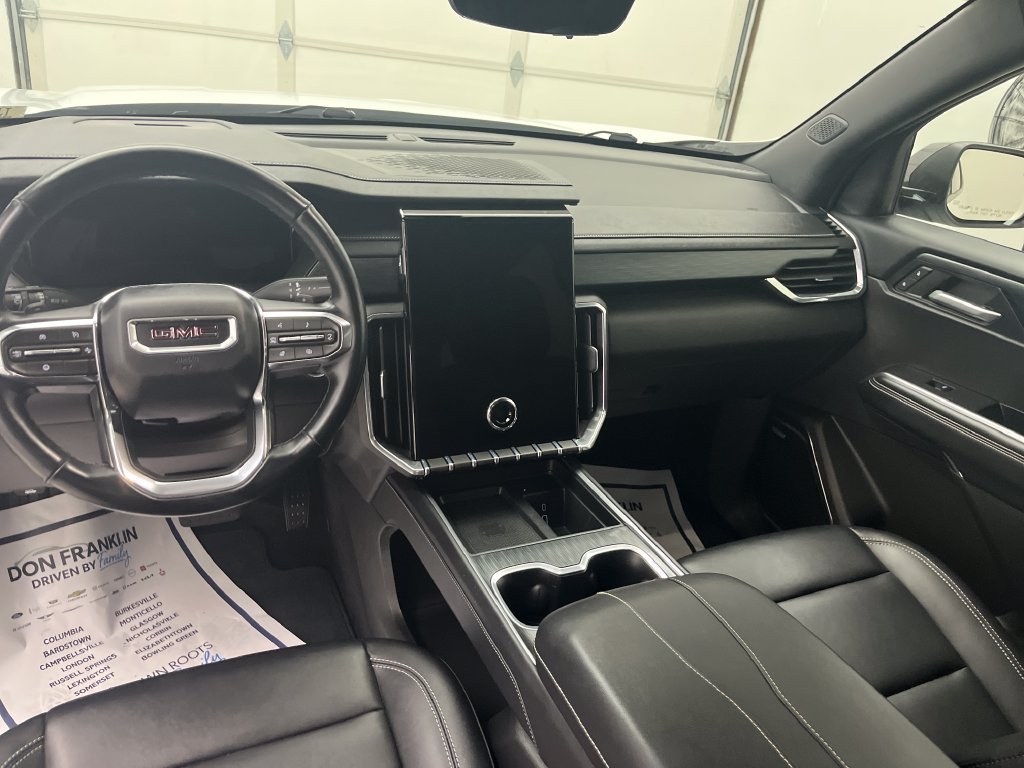 Used 2026 GMC Acadia Elevation w/ Elevation Premium Package FWD image 14