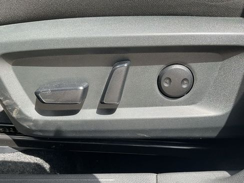 Used 2025 Nissan Rogue SV FWD image 8