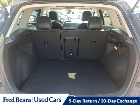 Certified 2023 Volkswagen Taos SE w/ Panoramic Sunroof Package AWD/4WD image 29