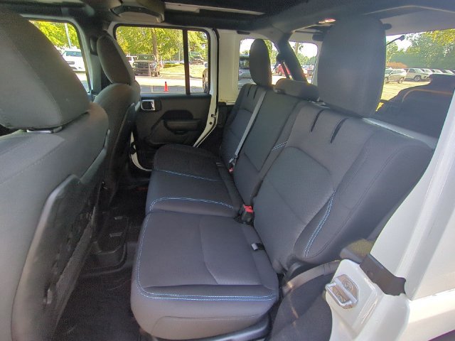 Used 2022 Jeep Wrangler Unlimited Rubicon 4xe w/ Cold Weather Group AWD/4WD image 28