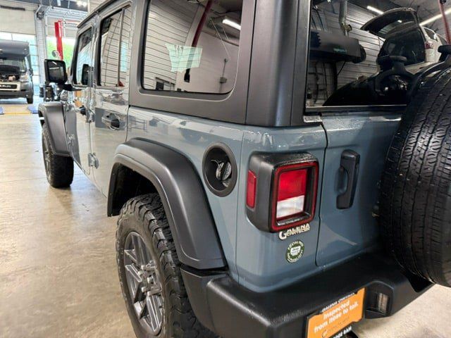 Used 2025 Jeep Wrangler Unlimited Sport w/ Convenience Group AWD/4WD image 46