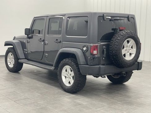 Used 2018 Jeep Wrangler Unlimited Sport S image 3
