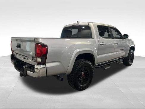 Used 2019 Toyota Tacoma SR5 AWD/4WD image 7