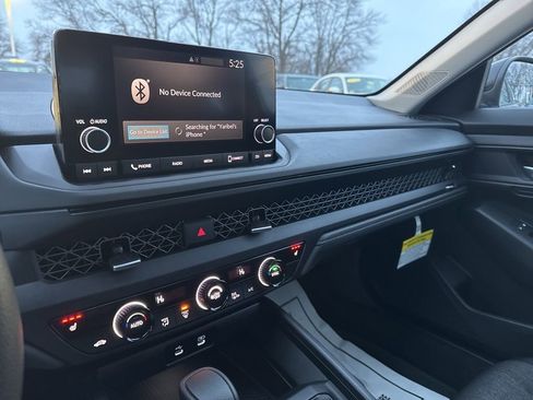 Used 2025 Honda Accord SE image 19