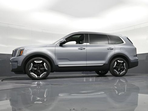 Used 2025 Kia Telluride EX FWD image 32