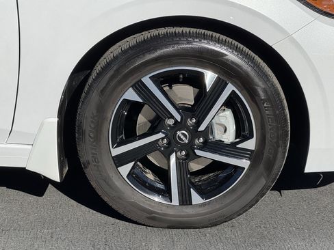 Used 2025 Nissan Sentra SV image 12