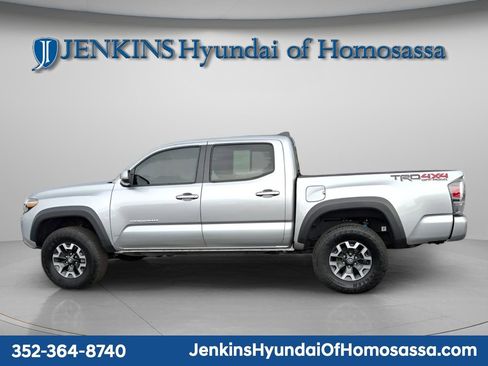 Used 2023 Toyota Tacoma TRD Off-Road w/ Technology Package image 5