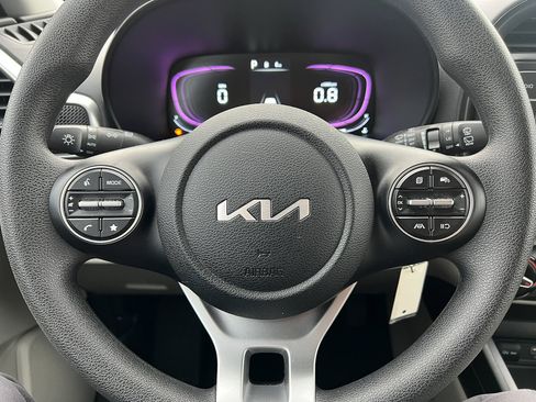 Used 2025 Kia Soul LX w/ LX Technology Package image 17