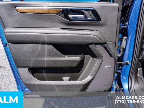 Used 2025 Chevrolet Suburban High Country AWD/4WD image 60