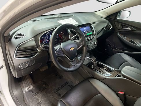 Used 2023 Chevrolet Malibu LT w/ Redline Edition FWD image 9