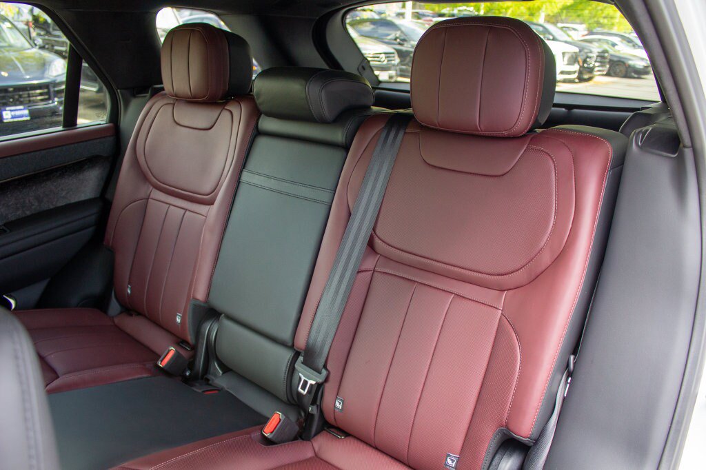 Used 2025 Land Rover Range Rover Sport Autobiography AWD/4WD image 22