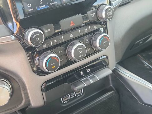 Used 2024 RAM 1500 Laramie RWD image 25