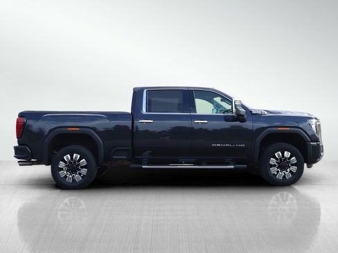 Used 2024 GMC Sierra 2500 Denali w/ Denali Reserve Package AWD/4WD image 6