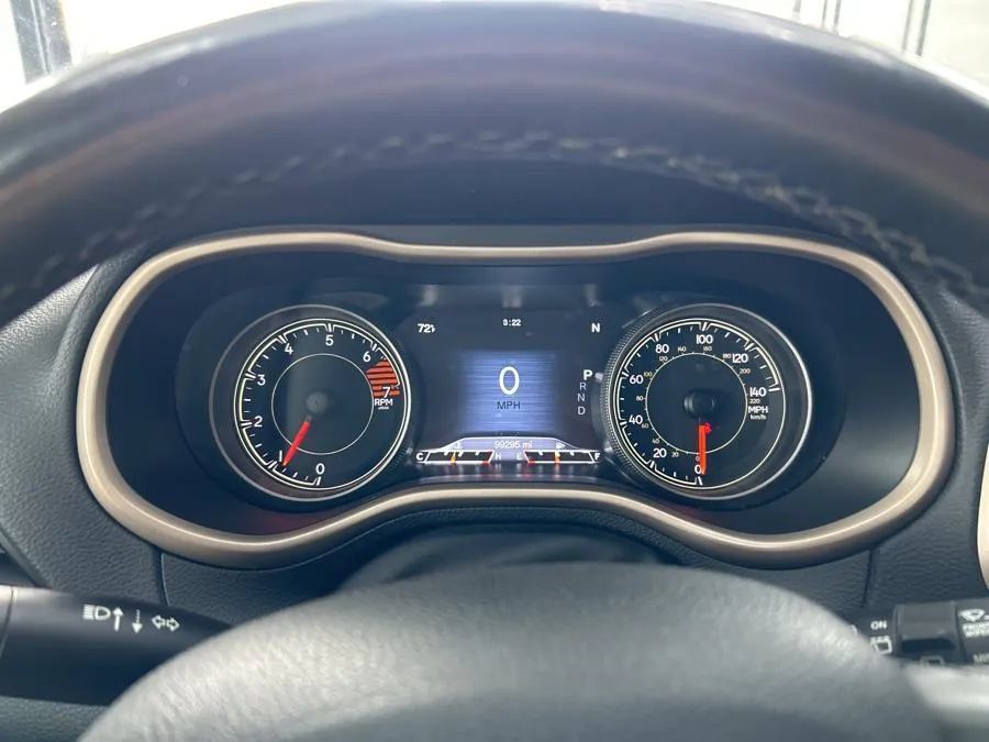 Used 2016 Jeep Cherokee Limited AWD/4WD image 20
