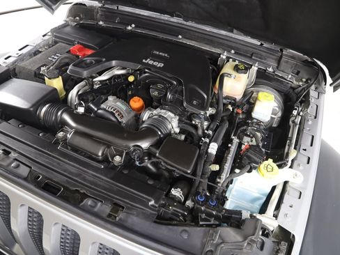 Used 2018 Jeep Wrangler Unlimited Sport S image 17