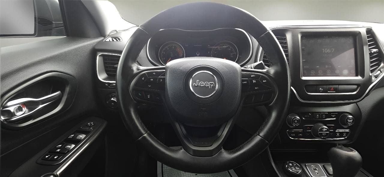 Used 2020 Jeep Cherokee Trailhawk w/ Comfort/Convenience Group AWD/4WD image 13