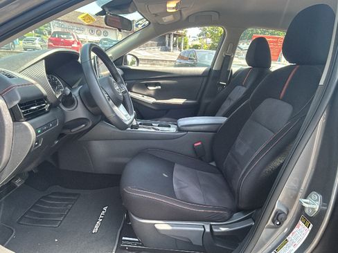Certified 2024 Nissan Sentra SR FWD image 27