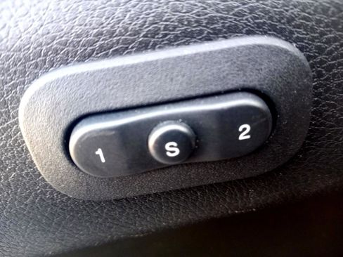 Used 2012 Jeep Grand Cherokee Overland image 22