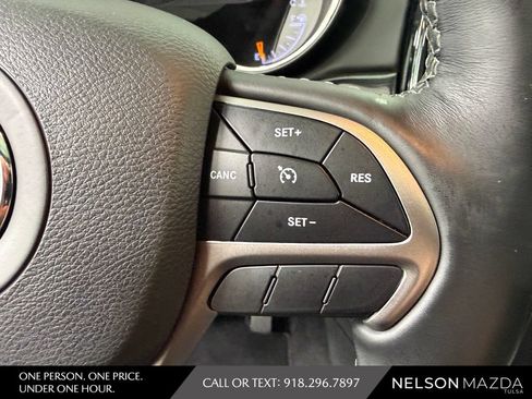 Used 2019 Jeep Grand Cherokee Overland RWD image 26