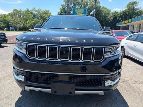 Used 2022 Jeep Wagoneer Series II w/ Convenience Group I AWD/4WD image 2