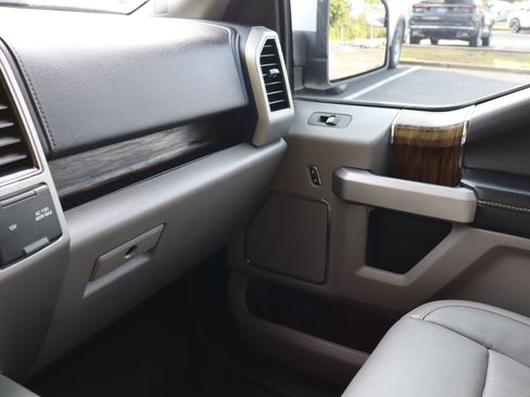 Used 2019 Ford F150 Lariat AWD/4WD image 46