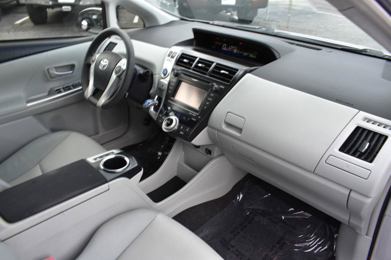 Used 2012 Toyota Prius V Five FWD image 12