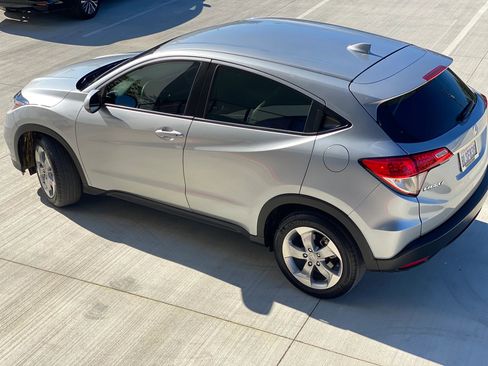 Used 2019 Honda HR-V LX image 8