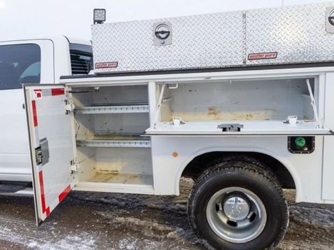 Used 2017 RAM 3500 Tradesman w/ Chrome Appearance Group image 13