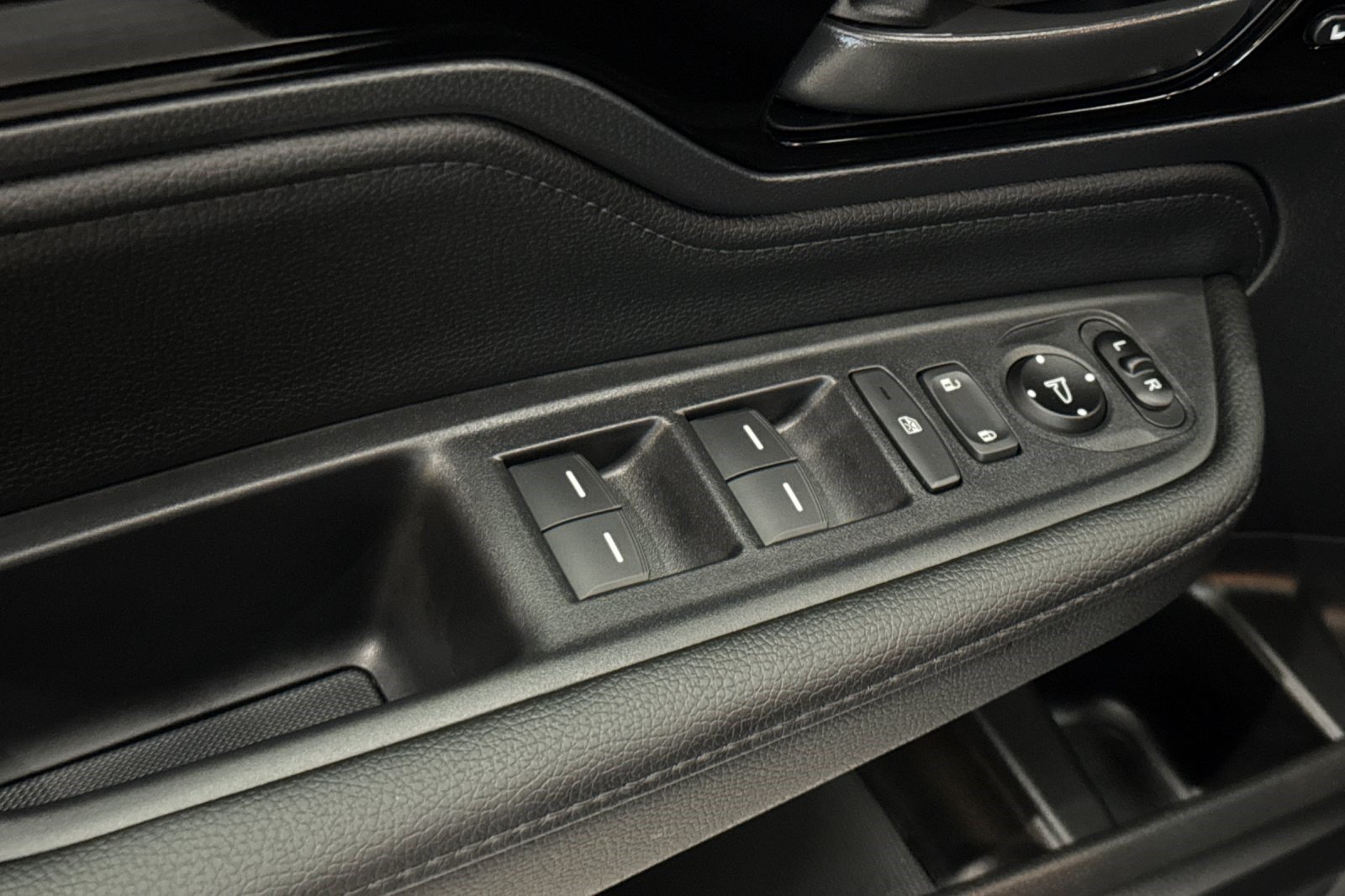 New 2026 Honda Odyssey Touring image 13
