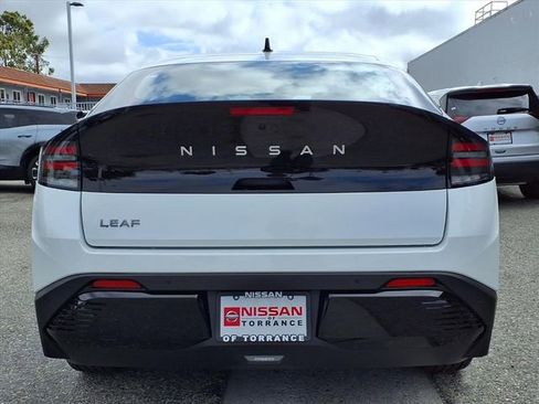 New 2026 Nissan Leaf SV+ w/ Floor Mat Package (SV+) FWD image 9