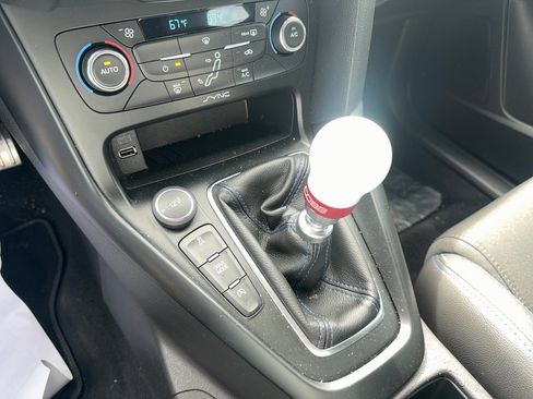 Used 2017 Ford Focus RS image 22