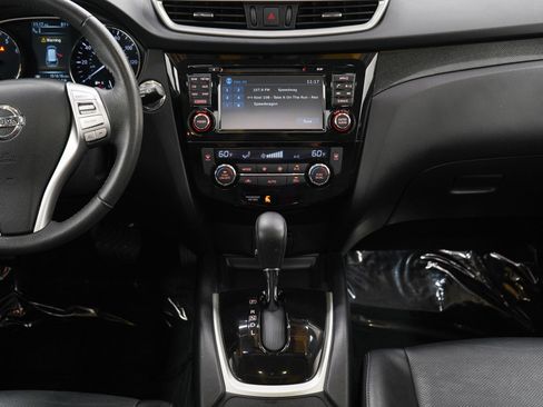 Used 2016 Nissan Rogue SL w/ SL Premium Package AWD/4WD image 18